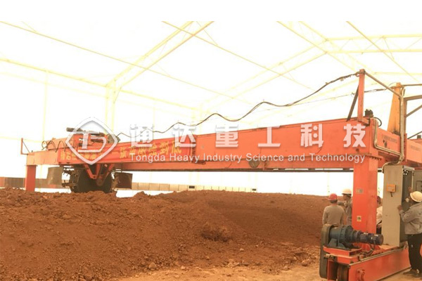 輪盤(pán)式翻拋機(jī) 輪盤(pán)式翻拋機(jī)