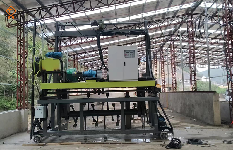 槽式翻堆機(jī) 槽式翻堆機(jī)