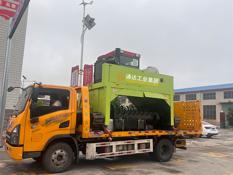 2.6米履帶翻拋機(jī)發(fā)往河北邢臺(tái)老客戶現(xiàn)場(chǎng) 2.6米履帶翻拋機(jī)發(fā)往河北邢臺(tái)老客戶現(xiàn)場(chǎng)